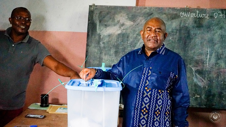 image Azali se réjouit de l'ancrage de la démocratie dans le pays